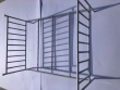 X Bed wit metaal spijlen 